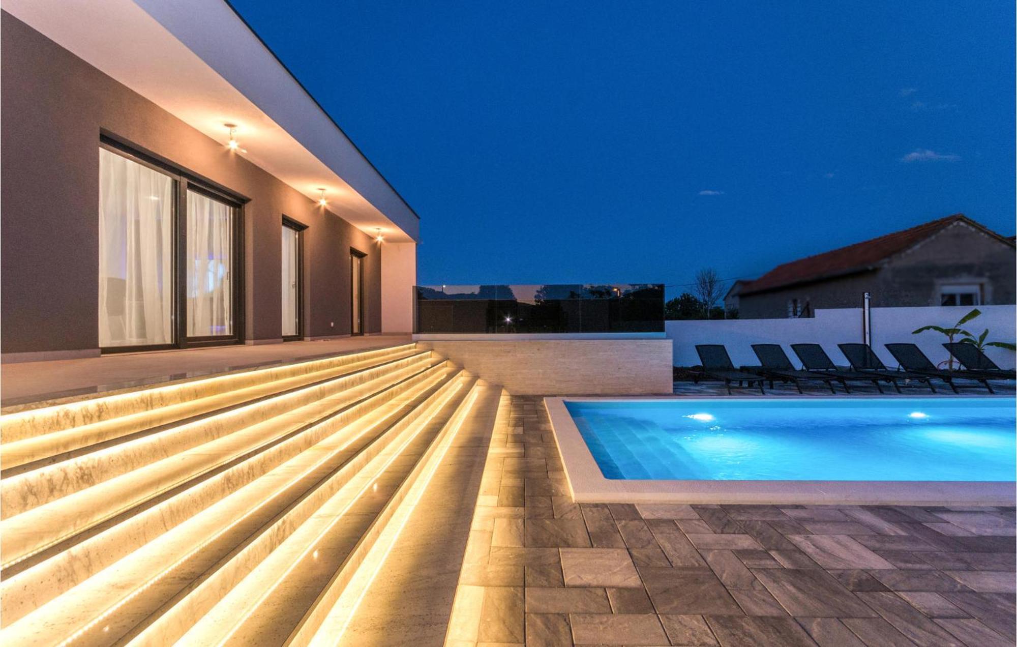 3 Bedroom Beautiful Home In Rastane Donje Donje Rastane Εξωτερικό φωτογραφία