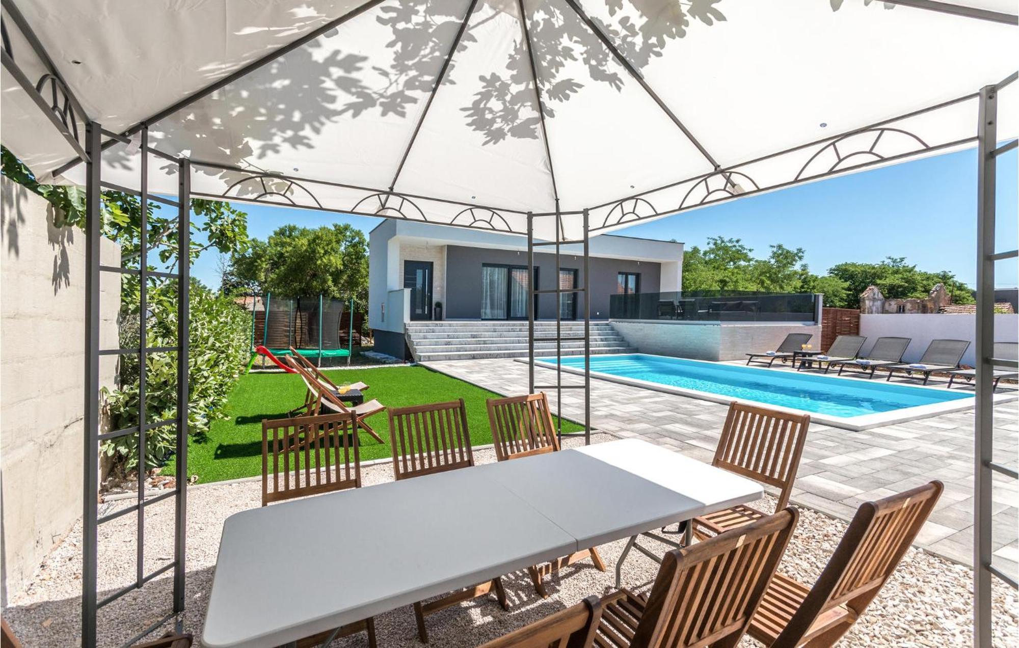 3 Bedroom Beautiful Home In Rastane Donje Donje Rastane Εξωτερικό φωτογραφία
